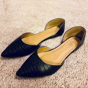 Pointy Black Cutout Flats - Croc / Snake Print